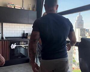 Dois Personais Fuderam a Bucetinha Rosa da Loirinha Aluna da Academia