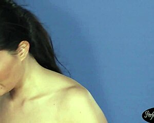 office chick gets jizzed in eye during group bj 😏