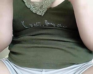 gai xinh dances live on bigo with stunning moves