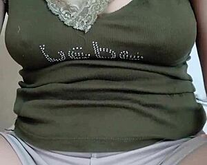 gai xinh dances live on bigo with stunning moves