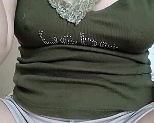 gai xinh dances live on bigo with stunning moves