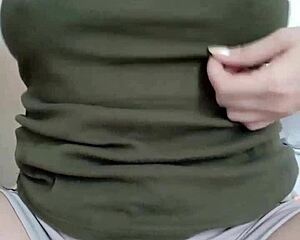 gai xinh dances live on bigo with stunning moves