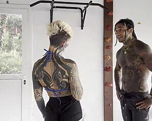 princesa tatuada sexy vino a sesion de entrenamiento con damilvvs