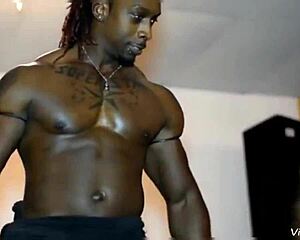 Are Male Strippers Really Not Gay? Let’s See This Fat Milf Suck Monster Cock!