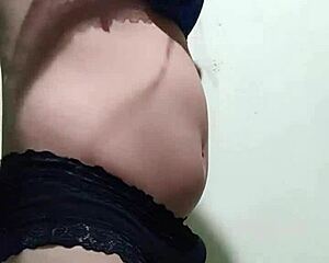 probándome mi ropita interior