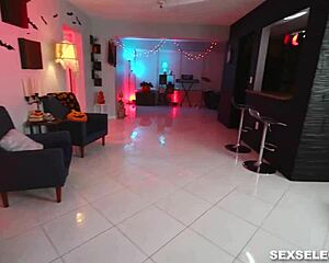 Harley King: Choose Angel or Devil in Bed