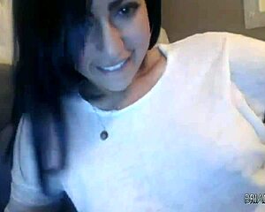 Briana Lee's Webcam Show Features Natural Tits Masturbation