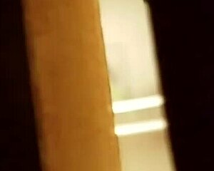 Espiando como se talla la panocha peluda