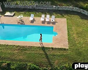 Laura devushcat strips, showing her curvy body 😍