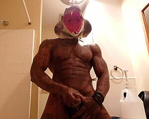 Welcome to the jungle of Big Cock Worship