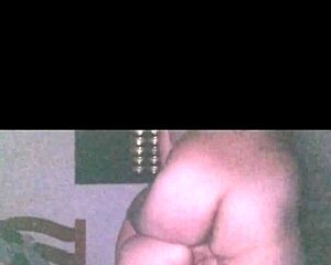 No Escurinho, He Climbs on Me and Pounds Hard