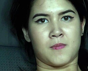 Brunette sweetie, ready to open your pussy?