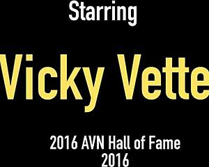 hey, watch vicky vette and deauxma rub their cunts!