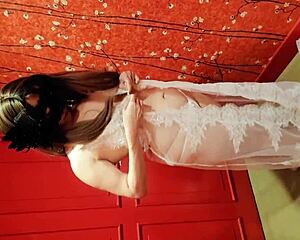 damn! japanese queen strips and dances with huge assets in public zoom-up!