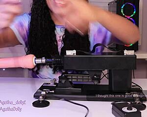 unboxing mi nueva sex machine - agatha dolly - probando mi nuevo juguete su velocidad es increíble me pongo de perrito