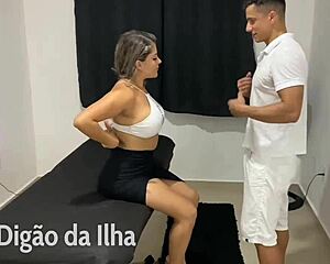 Hotwife Faz Squirt Om 2 Na Massagem 😏