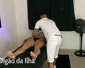 Hotwife Faz Squirt Om 2 Na Massagem 😏