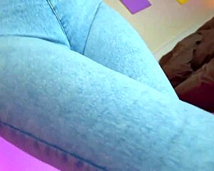 Watch this hot amateur masturbate naked – isn't she amazing?