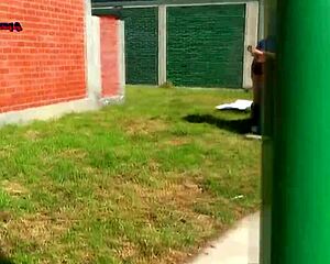 La perra Danna Hot begs two guys for action and gets banged hard on the street.