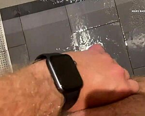 Gym shower cruising leads to blowjob