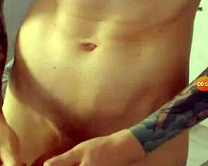 Watch me jerk off, says the hot twink Alex Terner on Chatroubate.