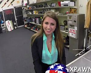 Fine Butt Amateur Couple Gets Rough Fucking And Sucking Before Being Filled With Cock