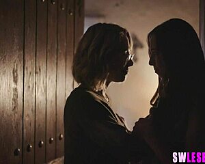 i watchd two girls lickin each others natural tits, it wuz so hot!!