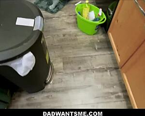 Latina stepdaughter Vanessa Vox gets pounded for new phone