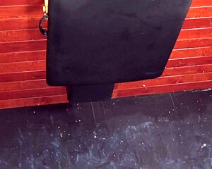 hot blonde chi gets her shaved pussy licked real good