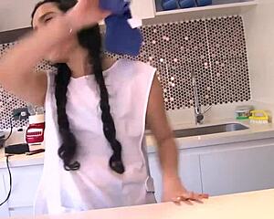 mamacitaz - luna ruiz - latina maid rough pov sex after cleanin