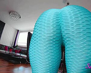 Perfect Big Ass Camgirl Teasing Her Pussy With Dildo