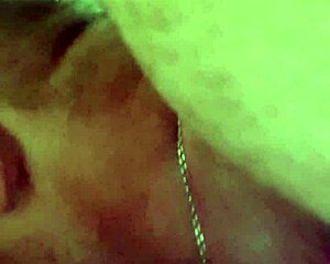 Hey, just checking out this hot wife getting licked good!