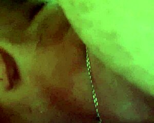 Hey, just checking out this hot wife getting licked good!