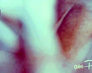 Amateur Asian Pussy Fingering Close-Up!