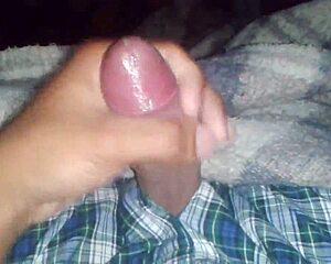 jerking off again while craving anal and assfucking!