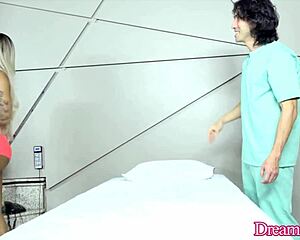 Horny Masseur Blows Sexy Tranny Emanuelly Polly While Plugging Her Hole