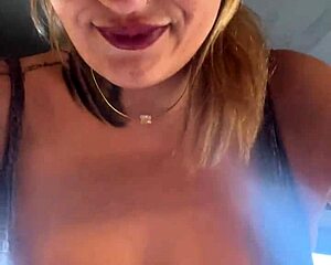 Training at the gym near Marginal Tietê got wild. Truckers honked seeing my sweaty ass, driving me crazy with lust!