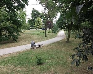 Submissive guy gets paid for girlfriend's sex with hunter