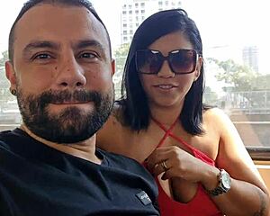 Nicoly Mattos lässt sich Muschi-Tattoo im Shop stechen