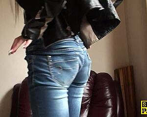 Solo british skank toys her pussy hard with vibrator!