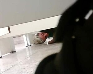 Amateur Gay Guys Hooking Up In Shopping Mall Bathroom