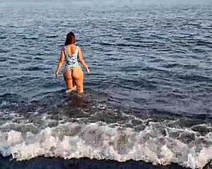 La Cachonda de Anaduro12 en la Playa