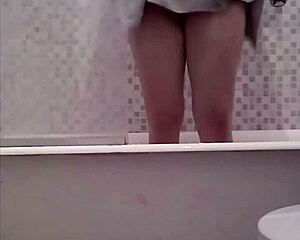 Mi Hermana Espiada Mientras Se Baña