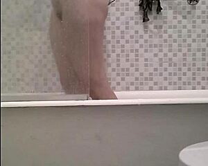 Mi Hermana Espiada Mientras Se Baña