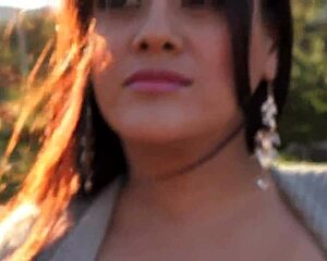 ストッキングの熟女がチンポを貪る！