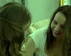 Horny Teen 18+ Couple Olivia Grace & Jacqueline Lick Their Tasty Pussies