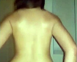 amateur chick with perfect butt gets fucked homemade