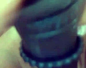 Big ass camgirl masturbates on WhatsApp