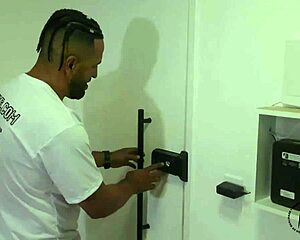 vitoria beatriz drops a hot new video for y’all