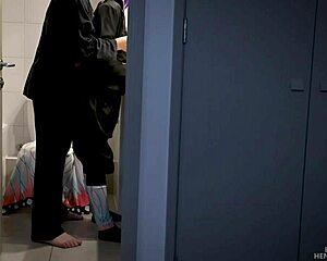 Mitsuri Spies How Tanjiro Fucks Shinobu In The Toilet - Bella Hentaigirl